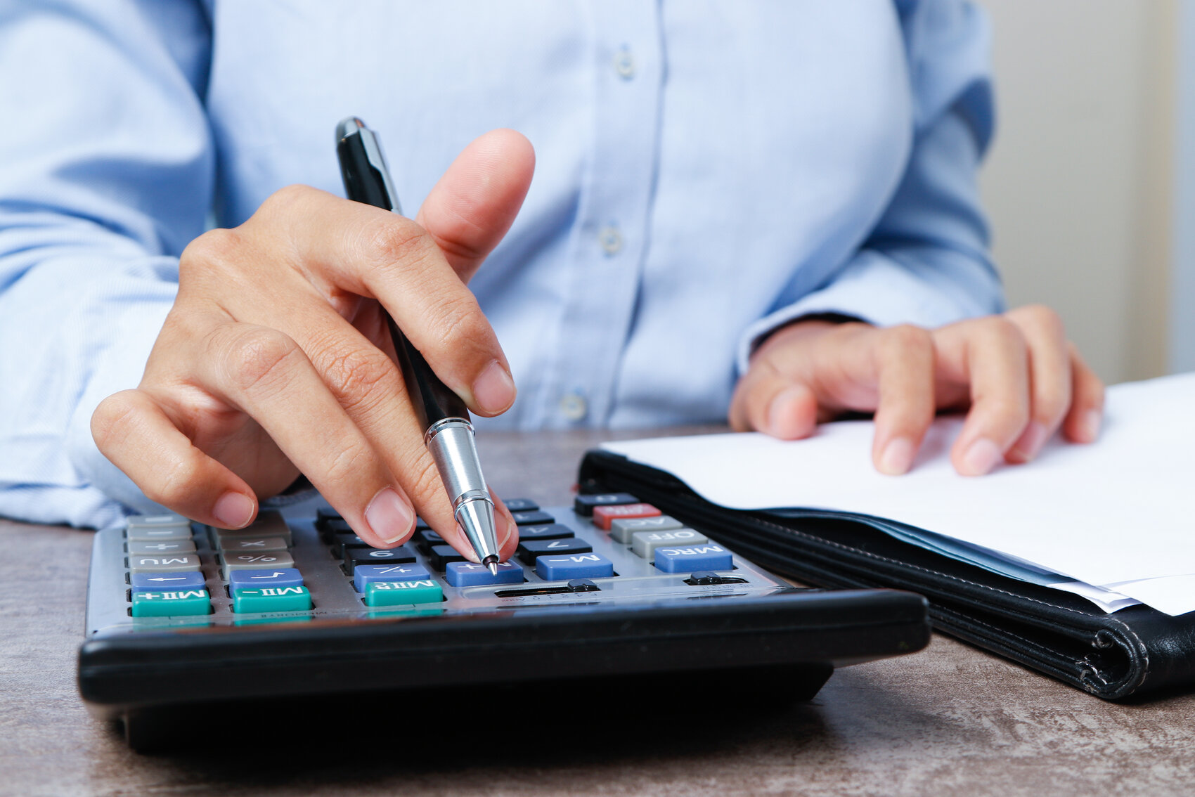 Accounts Receivable Manager Job Description: Responsibilities & Team Impact [+ Free Job Template]